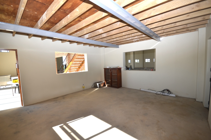 To Let commercial Property for Rent in Beacon Bay Eastern Cape